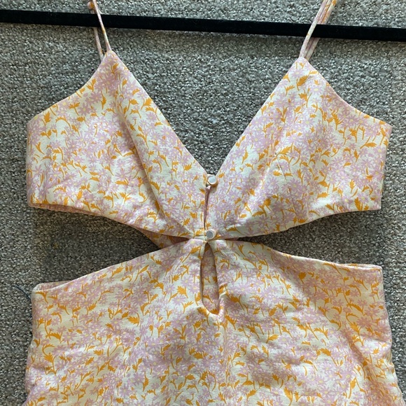 Zara Floral Dress - Picture 2 of 4